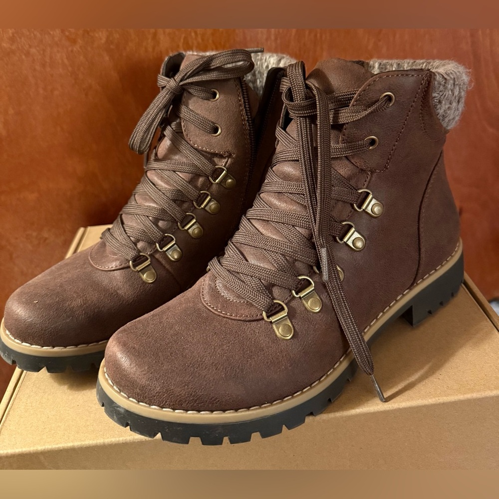 Women’s White Mountain Brown Boots by Cliffs, Size 7.5